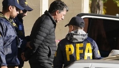 País