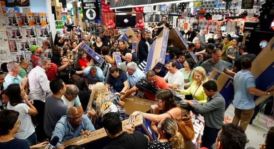 Black Friday en Ciudad del Este: peleas por notebooks a US$80