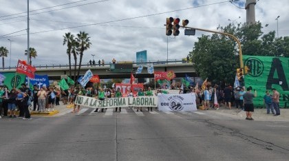 Cortes y protestas en autopistas y accesos a la Ciudad por el paro contra la reforma laboral