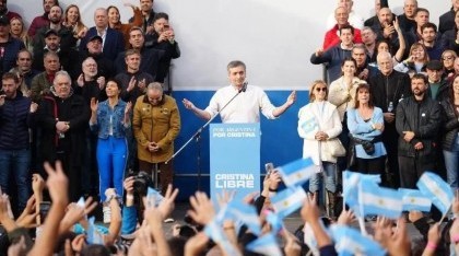 Banderazo en Parque Lezama para exigir la liberación de Cristina Kirchner